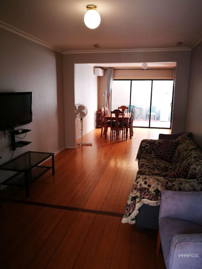 Moonee Valley Views Aparthotel Melbourne Eksteriør bilde