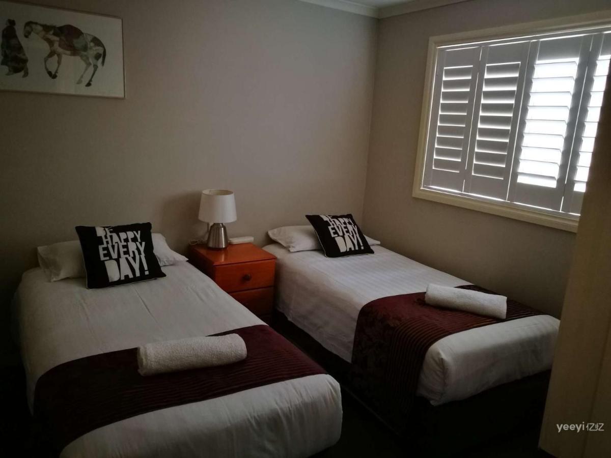 Moonee Valley Views Aparthotel Melbourne Eksteriør bilde