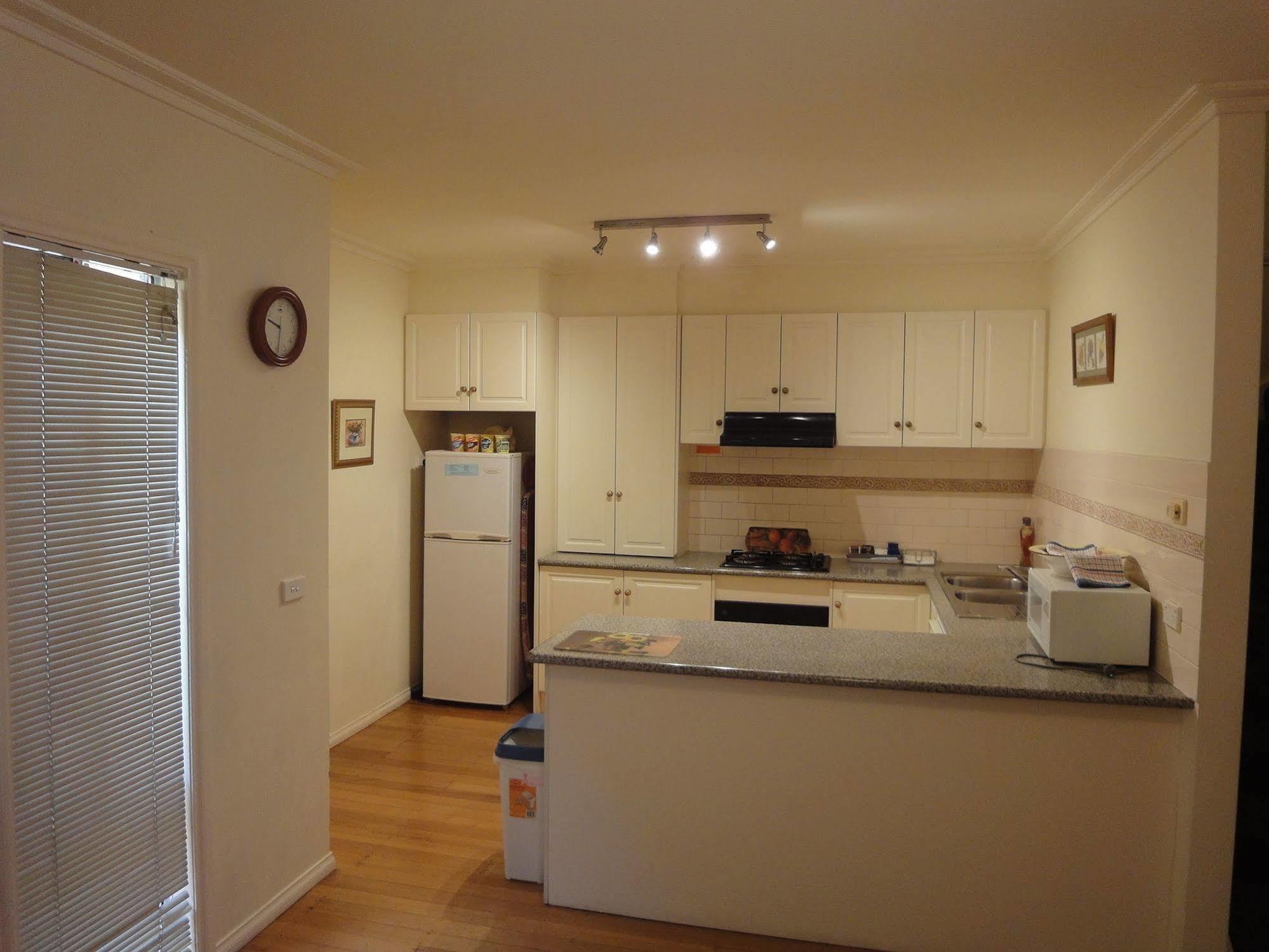 Moonee Valley Views Aparthotel Melbourne Eksteriør bilde